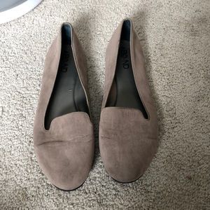 Tan flats
